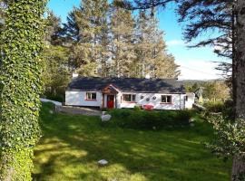 Back2Roots - Beautifully Restored Cottage, Doochary, feriehus i Doochary