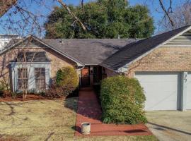 Myrtlewood Cottage, hotelli kohteessa Tuscaloosa