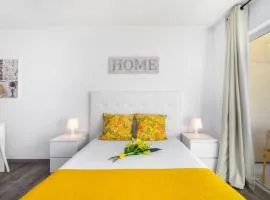 Praia da Rocha, 4G Jardins da Rocha, Sunny Studio, Air Conditioning, two Pools, Internet, Parking, by IG