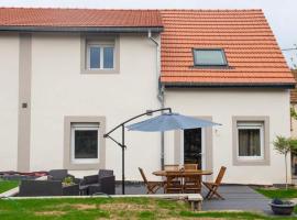 Cozy holiday home in Lemberg, villa i Lemberg