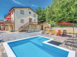 Nice Apartment In Grizane With 2 Bedrooms, Wifi And Outdoor Swimming Pool, hotel in Kostelj