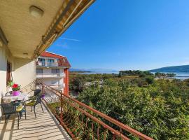 Amazing Apartment In Trogir With 2 Bedrooms And Wifi, apartment in Trogir