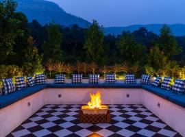 SaffronStays Turquoise Maison, Karjat, hotel amb aparcament a Karjat