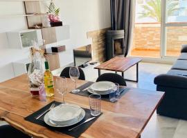Encantador ático con chimenea y piscina en Almería