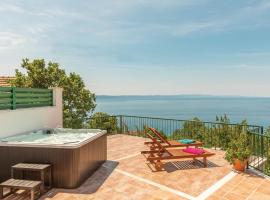 Awesome Home In Tucepi With House Sea View, hôtel à Tučepi