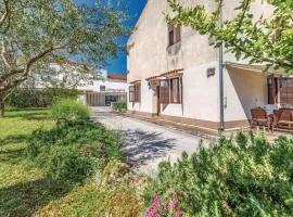 Two-Bedroom Apartment In Fazana