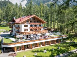 Hotel Lärchenhof, ξενοδοχείο σε Ramsau am Dachstein