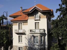 Residence Villa Maurice, huoneistohotelli kohteessa Stresa