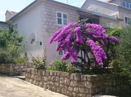 Apartments Laura, place to stay in Korčula