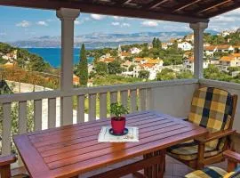 Amazing Apartment In Splitska With 2 Bedrooms And Wifi