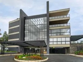 Olive Living Suites by HOUSY HOST