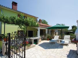 Gorgeous Home In Belavici With Kitchen – hotel w mieście Hreljići