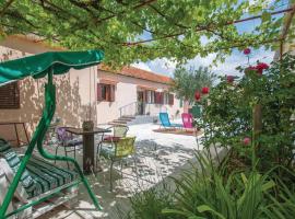 Gorgeous Home In Dubravice-skradin With Wifi, hotel Dubravicében
