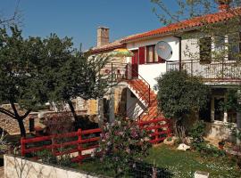 Gorgeous Home In Hrboki With Wifi, hotel in Hrboki
