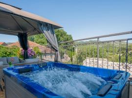 Awesome Home In Ploce With Jacuzzi, hotel with jacuzzis in Ploče