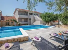 Amazing Apartment In Blace With 2 Bedrooms, Wifi And Outdoor Swimming Pool