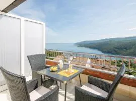 Cozy Apartment In Rabac With Kitchen