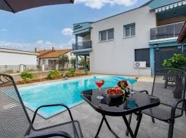 Amazing Apartment In Vrh With 1 Bedrooms, Wifi And Outdoor Swimming Pool