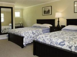 Santuit Inn, hotel v destinaci Mashpee