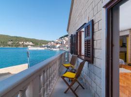 Stunning Home In Pucisca With House A Panoramic View, hytte i Pučišća