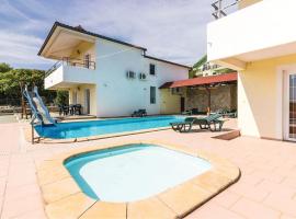 Nice Apartment In Labin With Outdoor Swimming Pool, hotel v destinaci Diminići