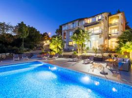Nice Apartment In Rijeka With Wifi، فندق في رييكا