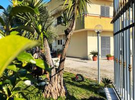 Casa Vacanze Paradise, budget hotel sa Santa Maria La Carità