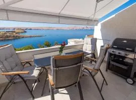 Gorgeous Apartment In Stinica