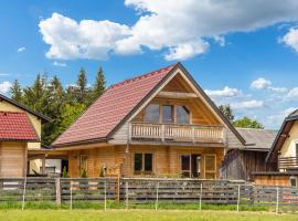 Chalet in Finkenstein Carinthia on Lake Faak、Ledenitzenの駐車場付きホテル