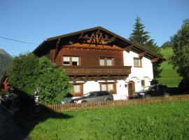 Comfortable Apartment near Arlberg Ski Area in Tyrol, жилье для отдыха в городе Петной-ам-Арльберг