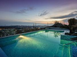 Two-Bedroom Apartment In Mravince, hotel en Mravince