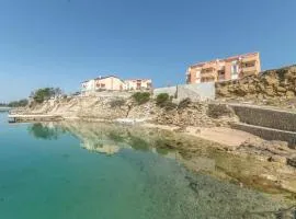 1 Bedroom Awesome Apartment In Vlasici