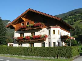 Cozy apartment in Wald K nigsleiten, ski resort sa Wald im Pinzgau