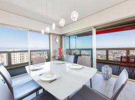 Le Chambord Breathtaking view 2 bedroom apartment in Antibes !, hotel in Antibes