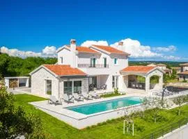 Stunning Home In Sveti Lovrec With 4 Bedrooms, Wifi And Outdoor Swimming Pool