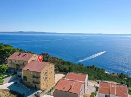 Nice Studio In Krvavica With Kitchen, hotel in Krvavica