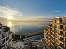 By The Cliffs apartments, hotel in Byala