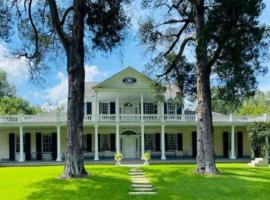 Linden - A Historic Bed and Breakfast, hotel en Natchez