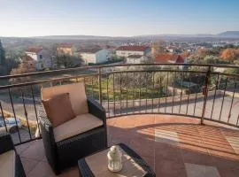 Stunning Apartment In Sveti Vid Miholjice With House Sea View