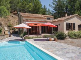 Awesome Home In Roquebrun With 2 Bedrooms, Wifi And Private Swimming Pool, hotel s parkiralištem u gradu 'Roquebrun'