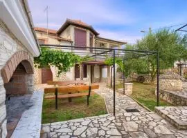 Gorgeous Home In Jadreski With Kitchen
