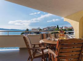 Nice Home In Sibenik With Kitchen บ้านพักในชิเบนิก