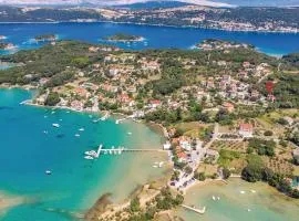 Gorgeous Apartment In Supetarska Draga