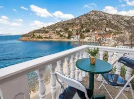 Beautiful Apartment In Starigrad With Wifi