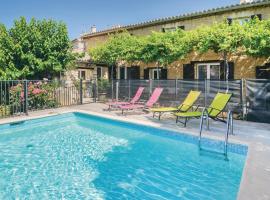 Beautiful Home In Pujaut With 4 Bedrooms And Outdoor Swimming Pool, villa en Pujaut