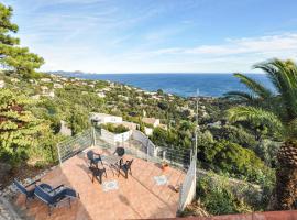 Gorgeous Home In Roquebrune-sur-argens With House Sea View, holiday rental in Saint-Peïre-sur-Mer