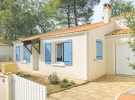 Three-Bedroom Holiday Home In La Tranche Sur Mer