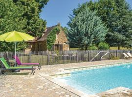 Lovely Home In Campsegret With Private Swimming Pool, Can Be Inside Or Outside, hotel en Campsegret