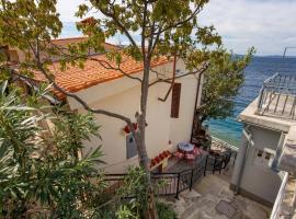 Pet Friendly Apartment In Starigrad With House Sea View, apartment sa Starigrad