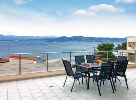 Amazing Home In Chalkida With Wifi, hotel a Calcis
